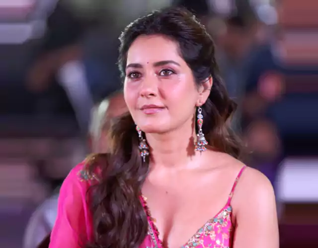 Raashii Khanna New Pictures